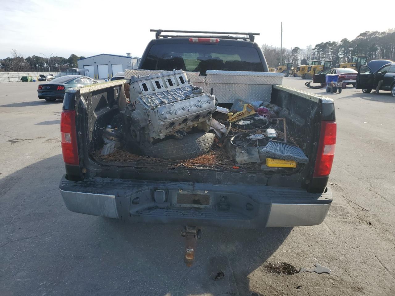2007 Chevrolet Silverado - Image 6