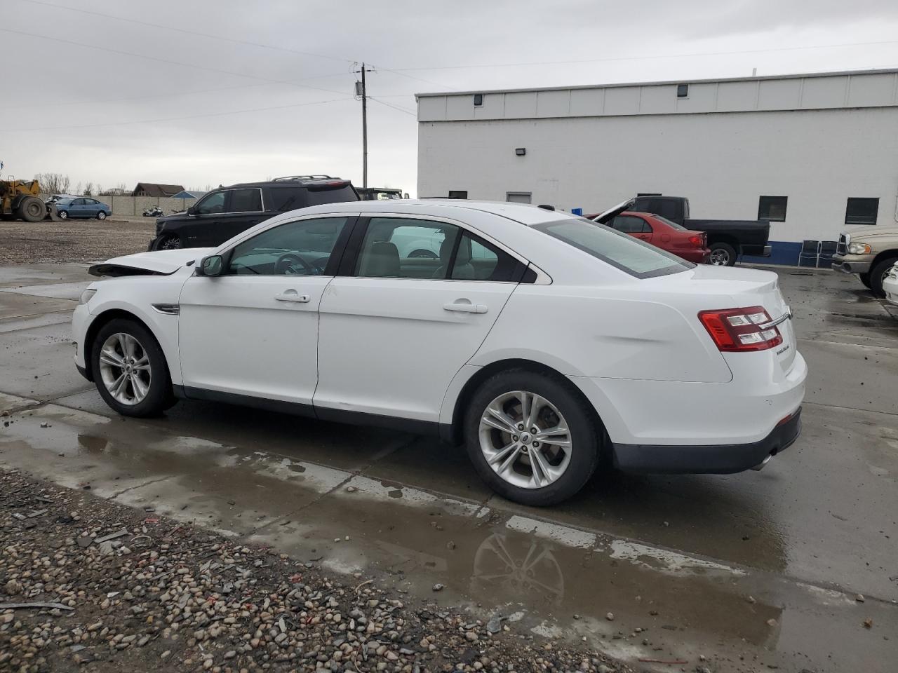 2013 Ford Taurus - Image 2