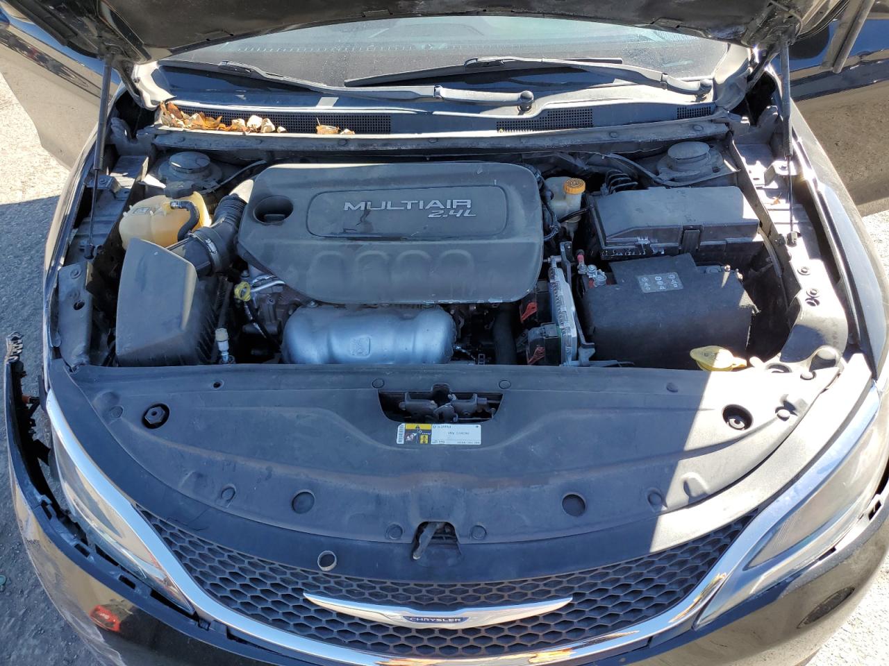 2015 Chrysler 200 - Image 13
