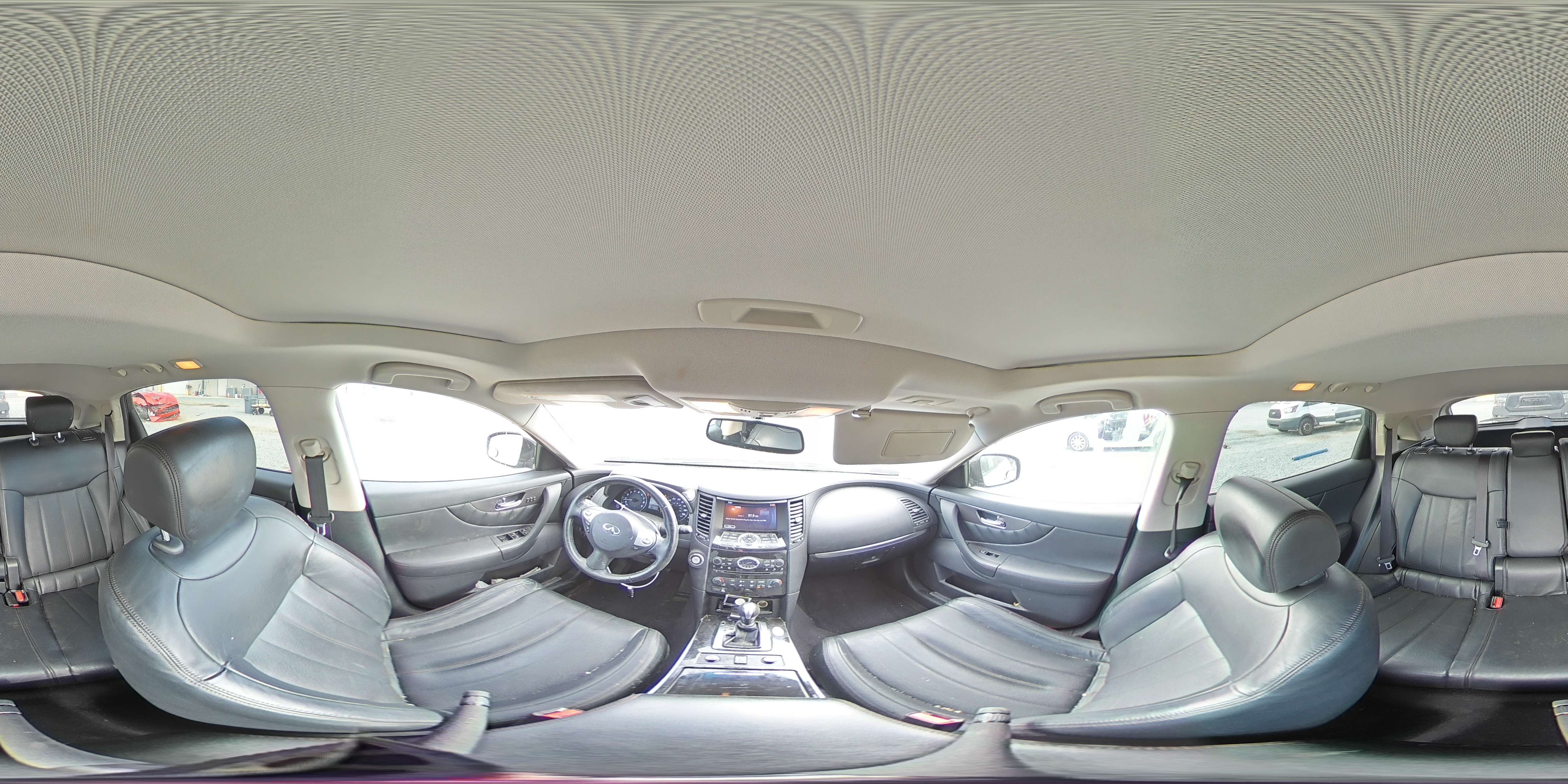 2017 Infiniti QX70 - Image 14