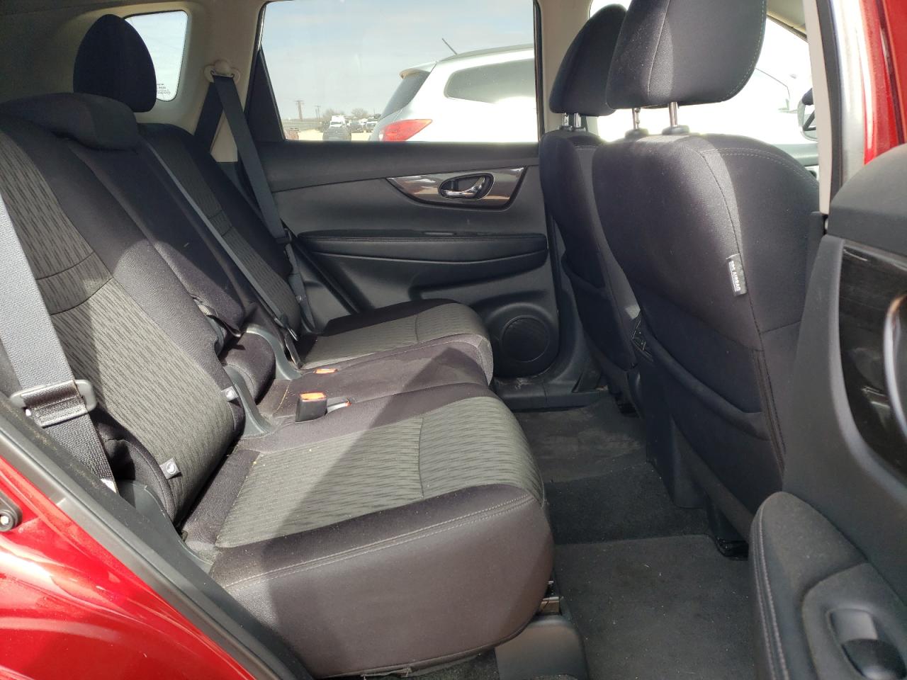 2019 Nissan Rogue - Image 11