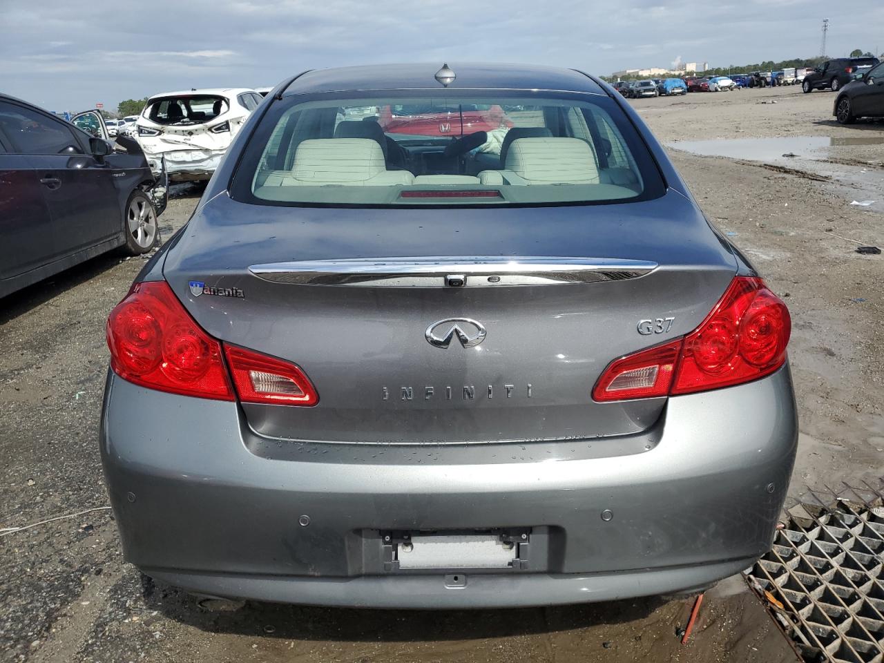 2011 Infiniti G - Image 6