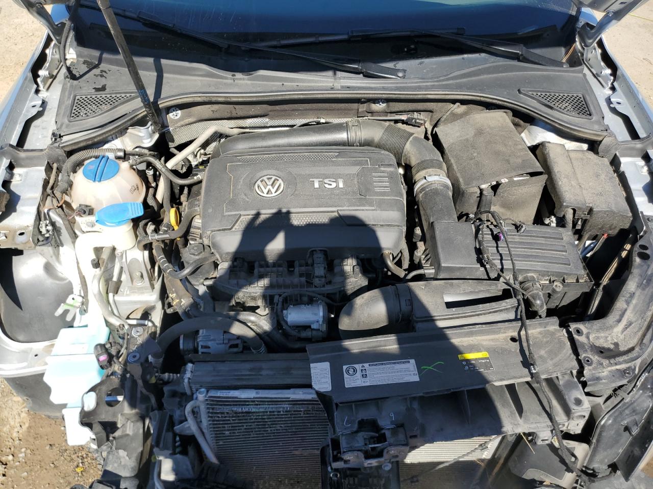 2017 Volkswagen Passat - Image 11