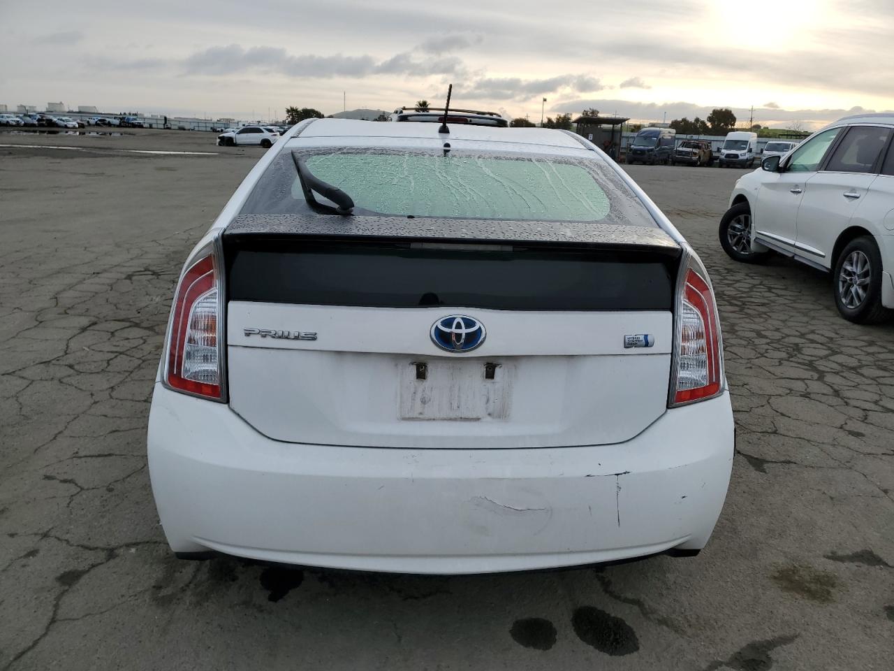 2012 Toyota Prius - Image 6