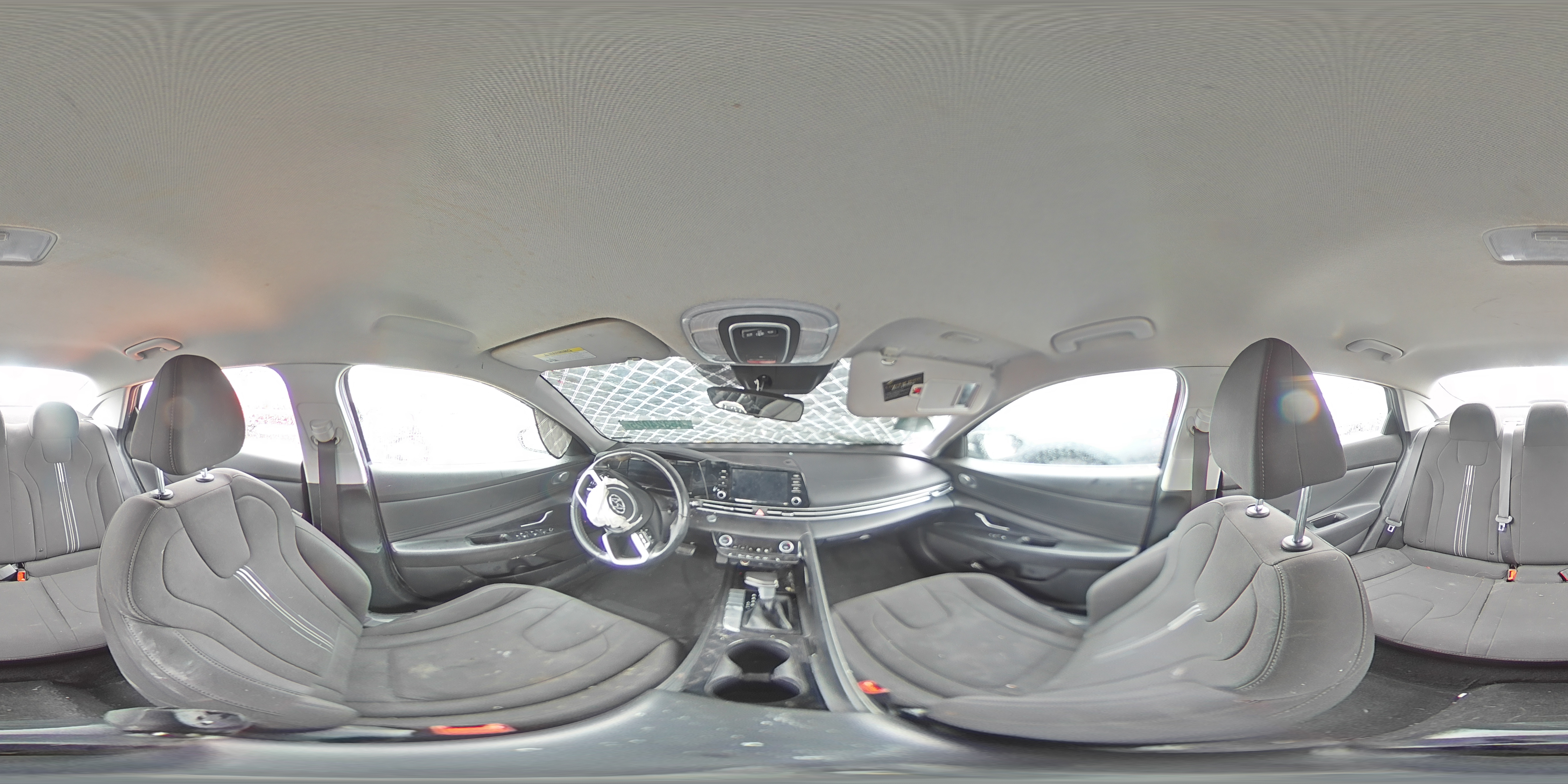 2022 Hyundai Elantra - Image 13