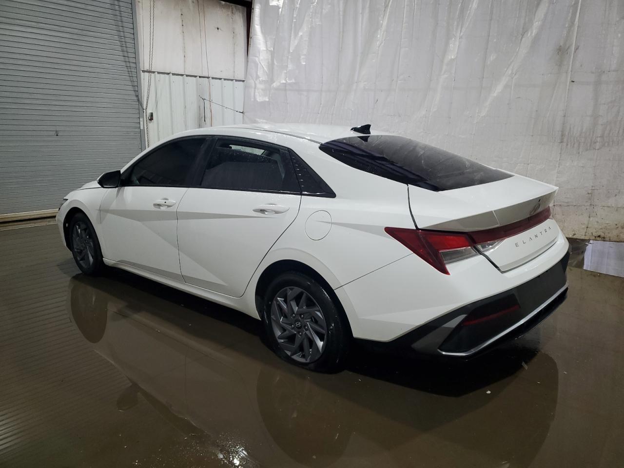 2024 Hyundai Elantra - Image 2