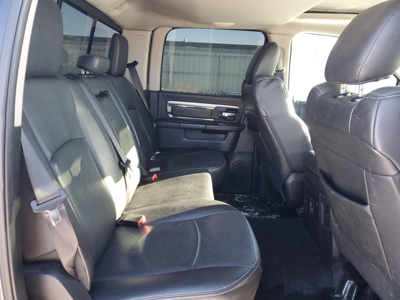 2015 RAM 1500 - Image 10