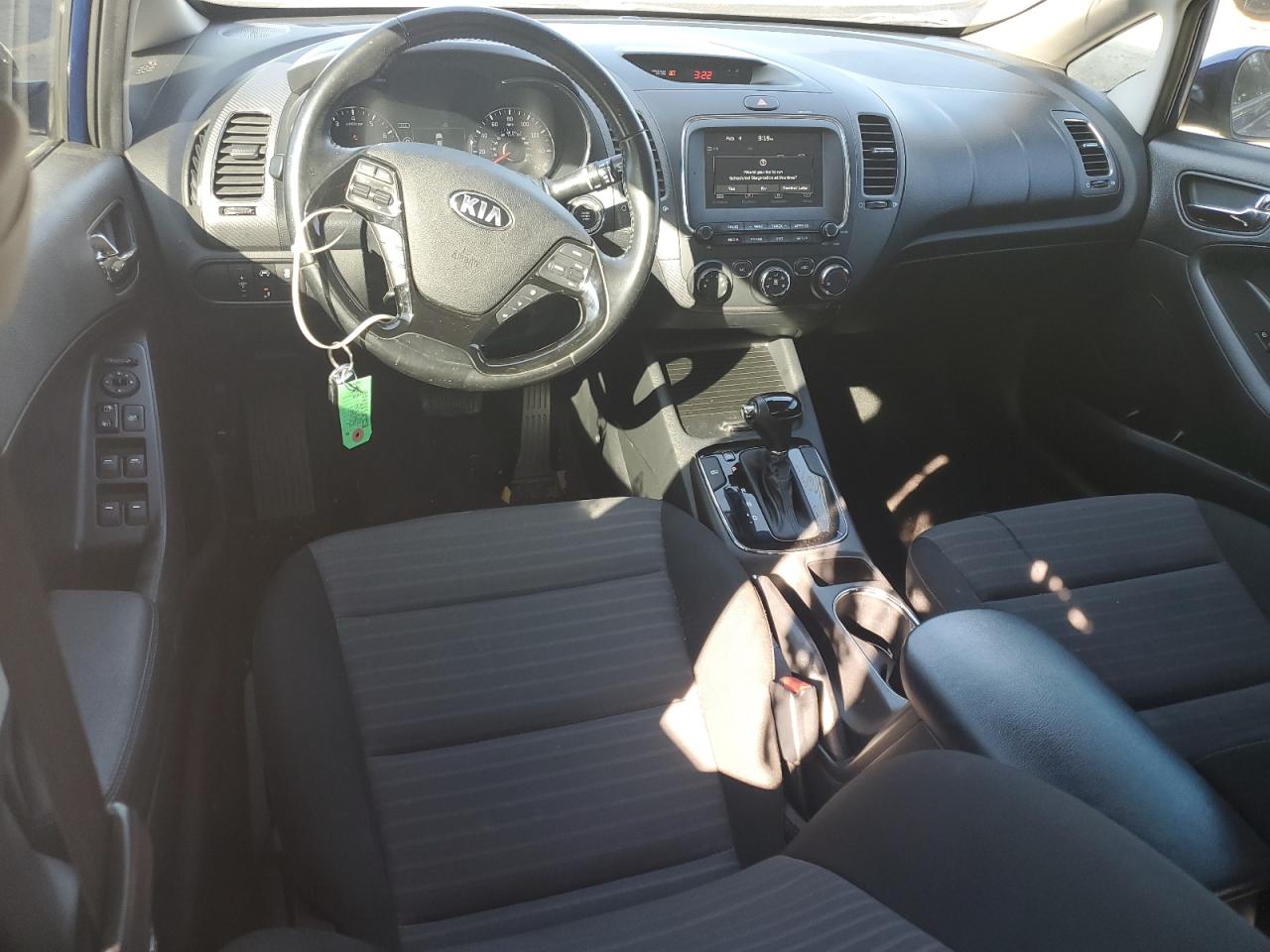 2017 Kia Forte - Image 8