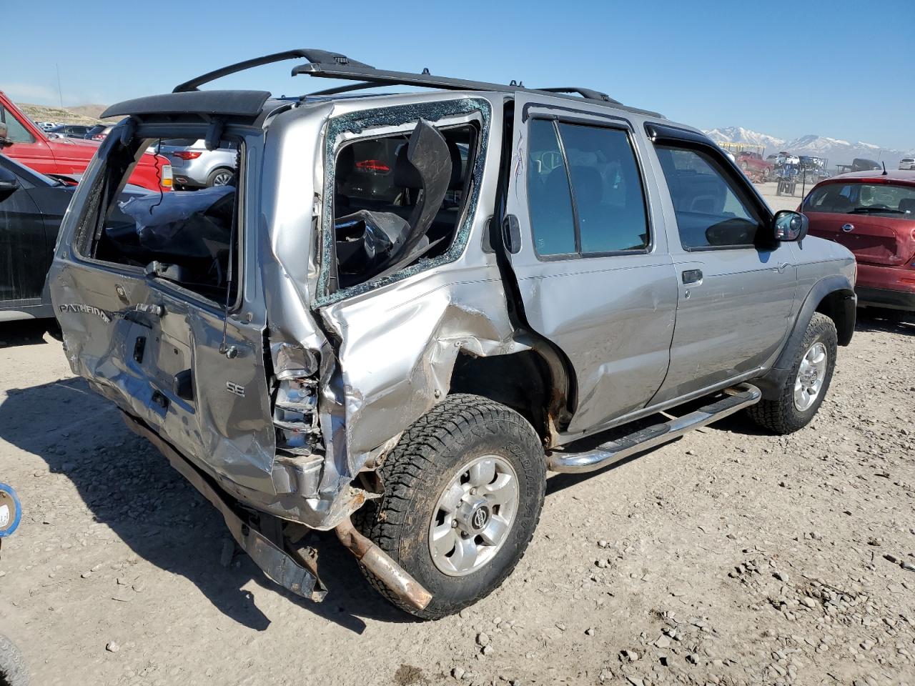 1998 Nissan Pathfinder - Image 3