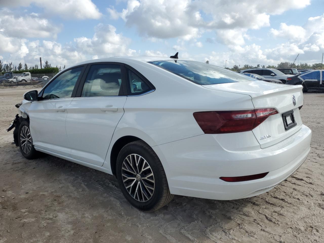 2020 Volkswagen Jetta - Image 2