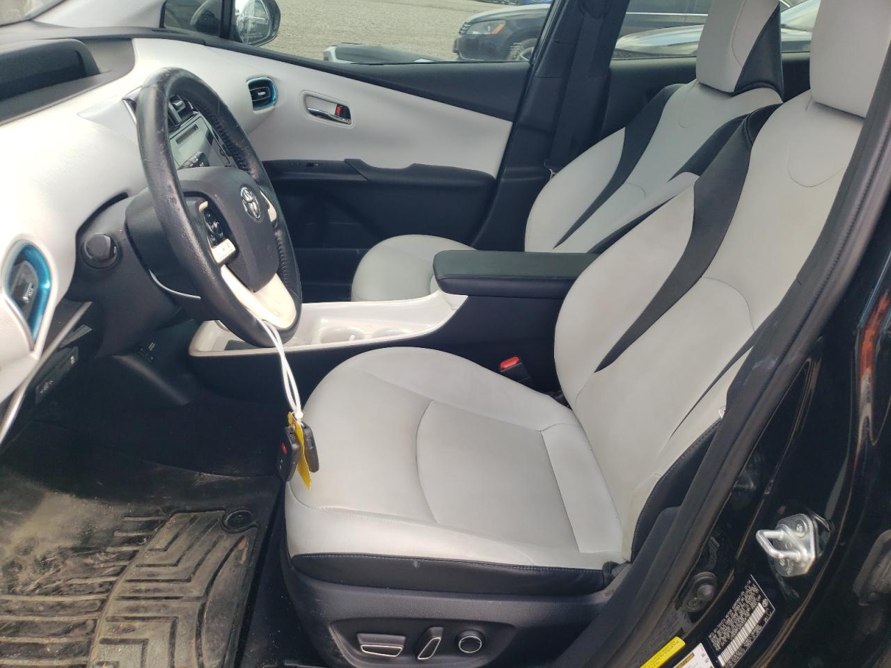 2016 Toyota Prius - Image 7