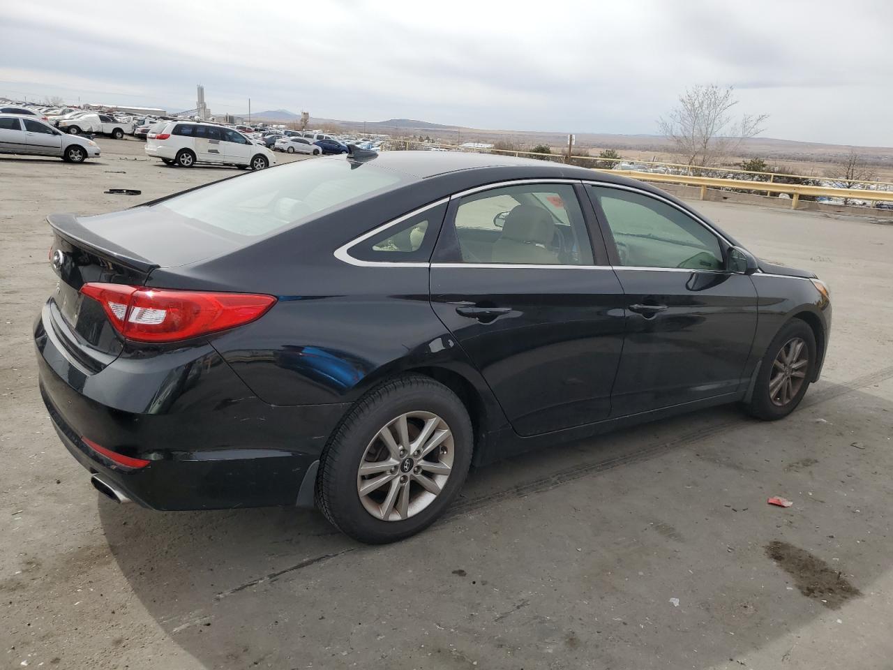 2016 Hyundai Sonata - Image 3