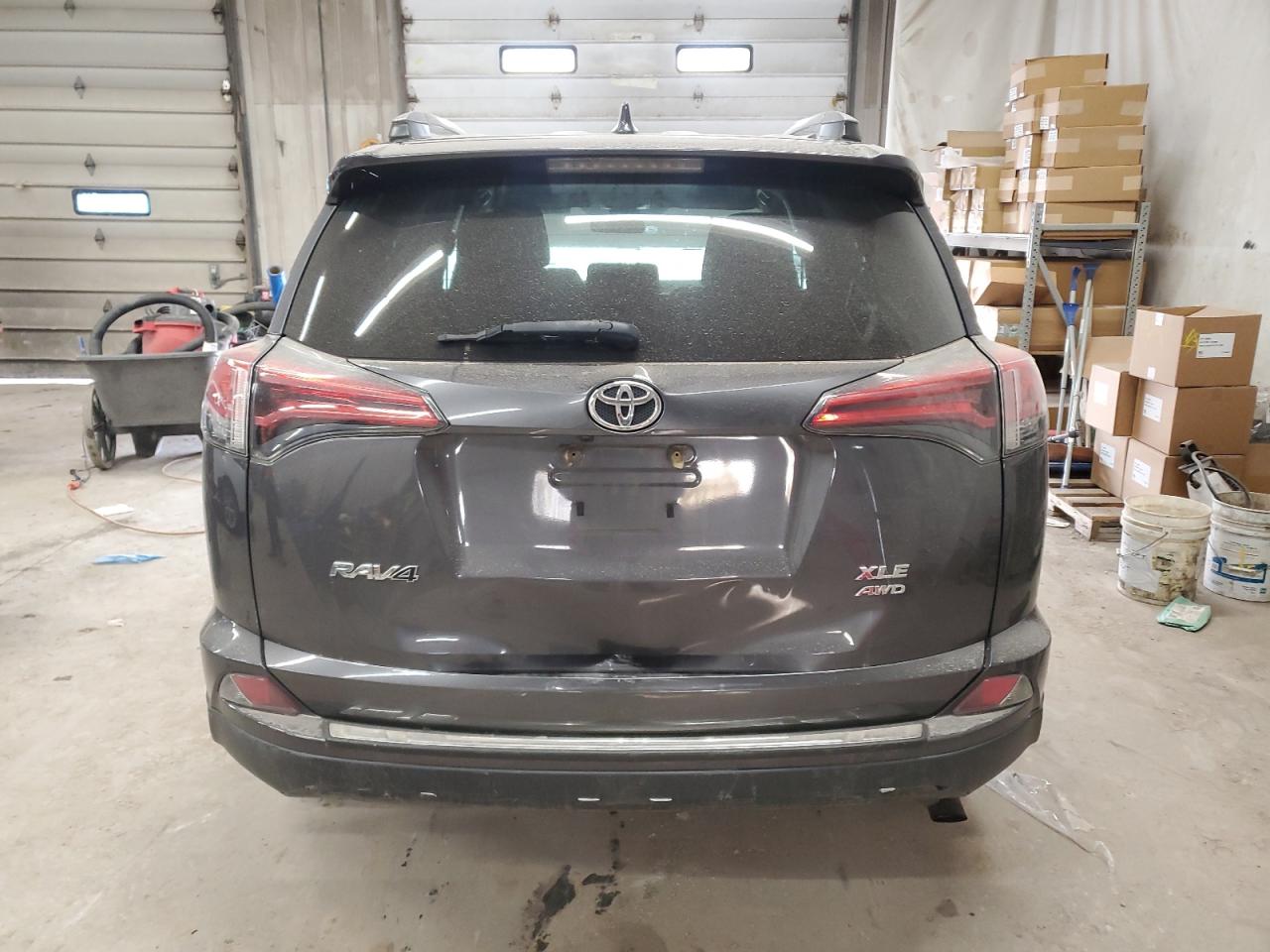 2017 Toyota RAV 4 - Image 6