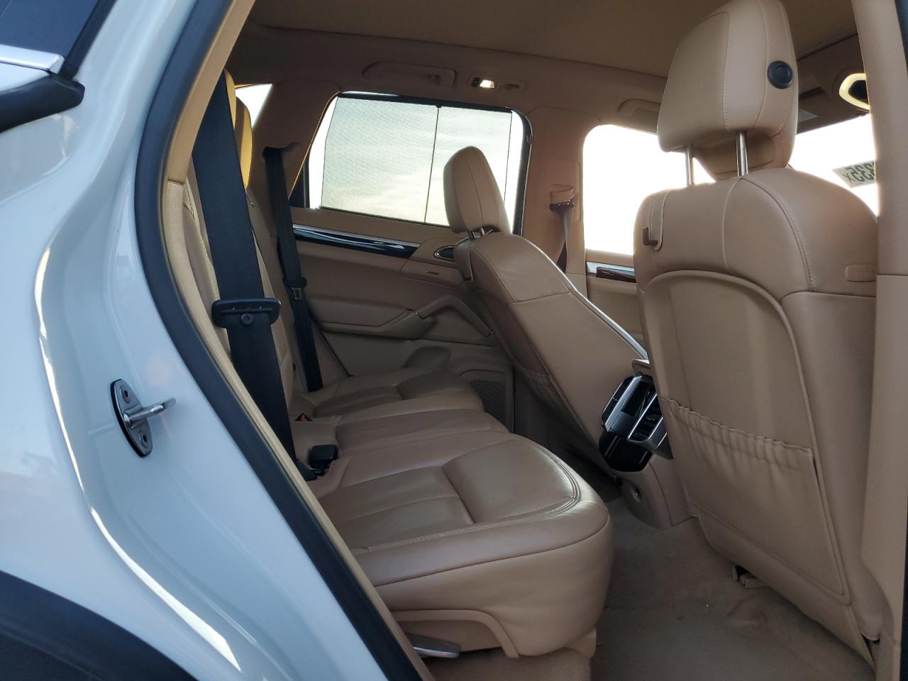 2015 Porsche Cayenne - Image 11