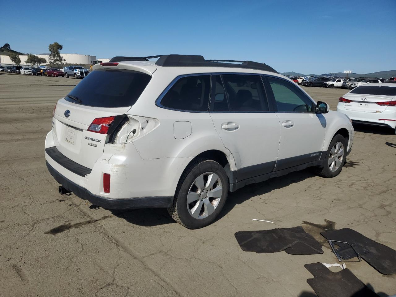 2011 Subaru Outback - Image 3