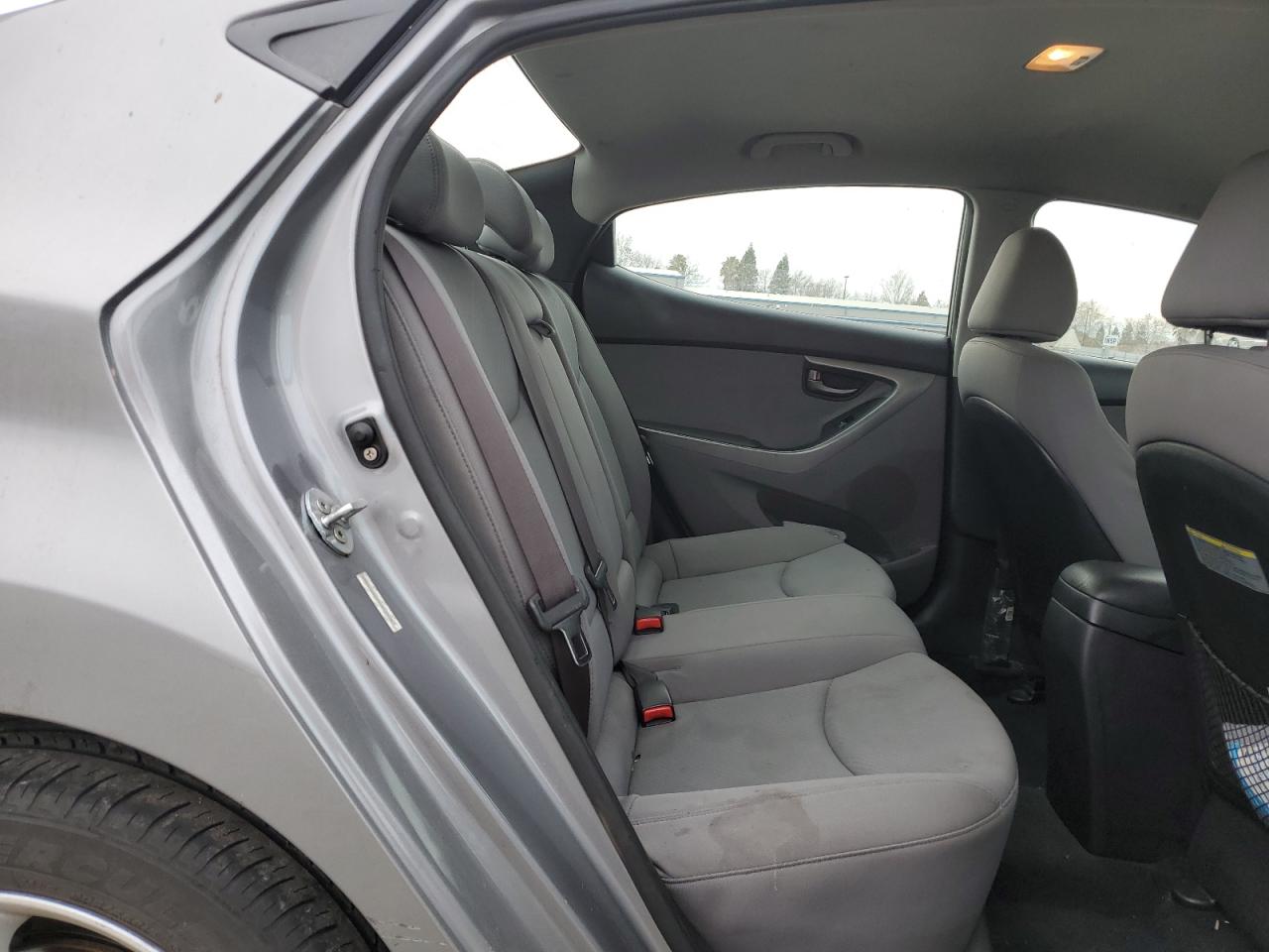 2013 Hyundai Elantra - Image 10