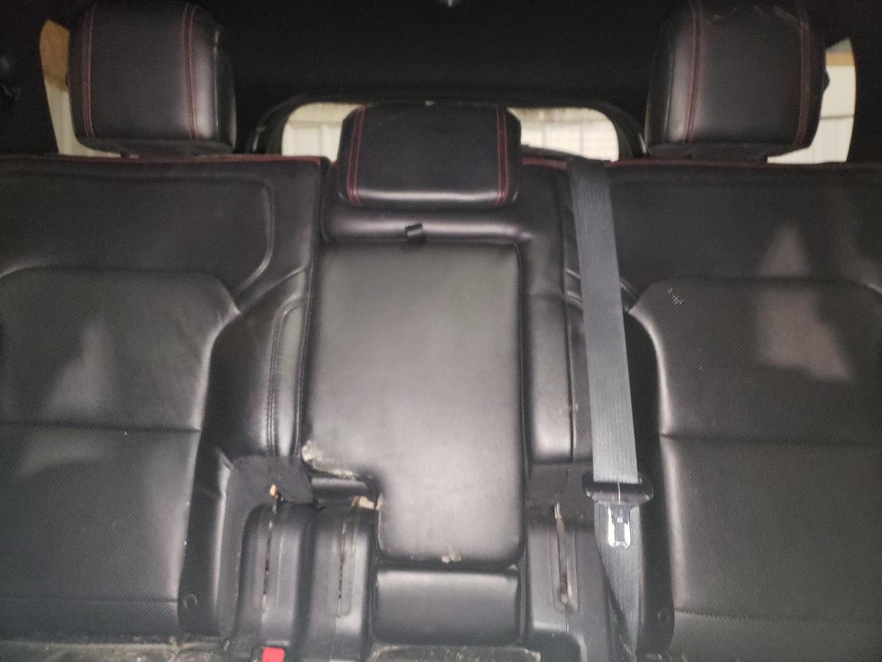 2016 Ford Explorer - Image 10