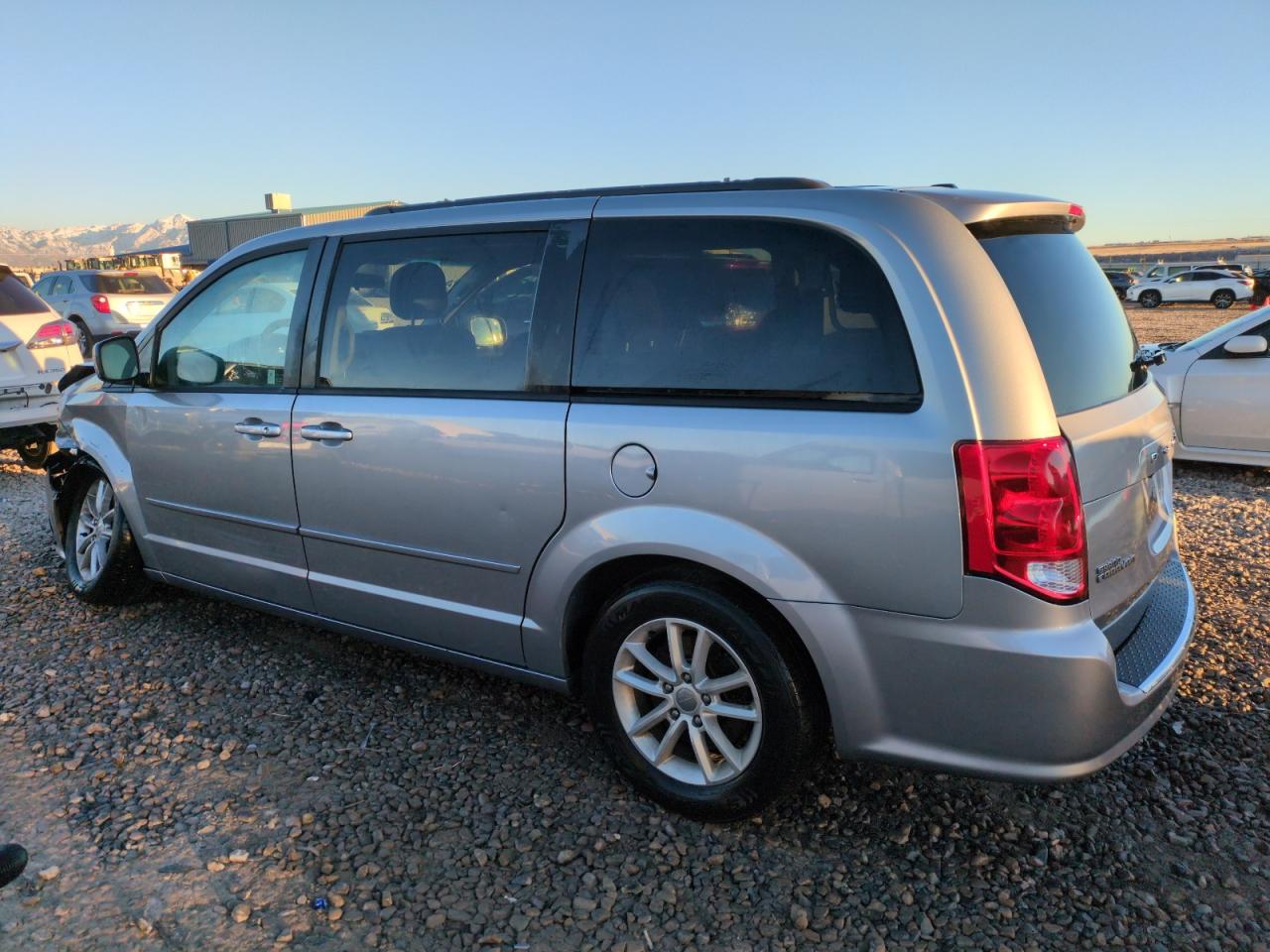 2015 Dodge Caravan - Image 2