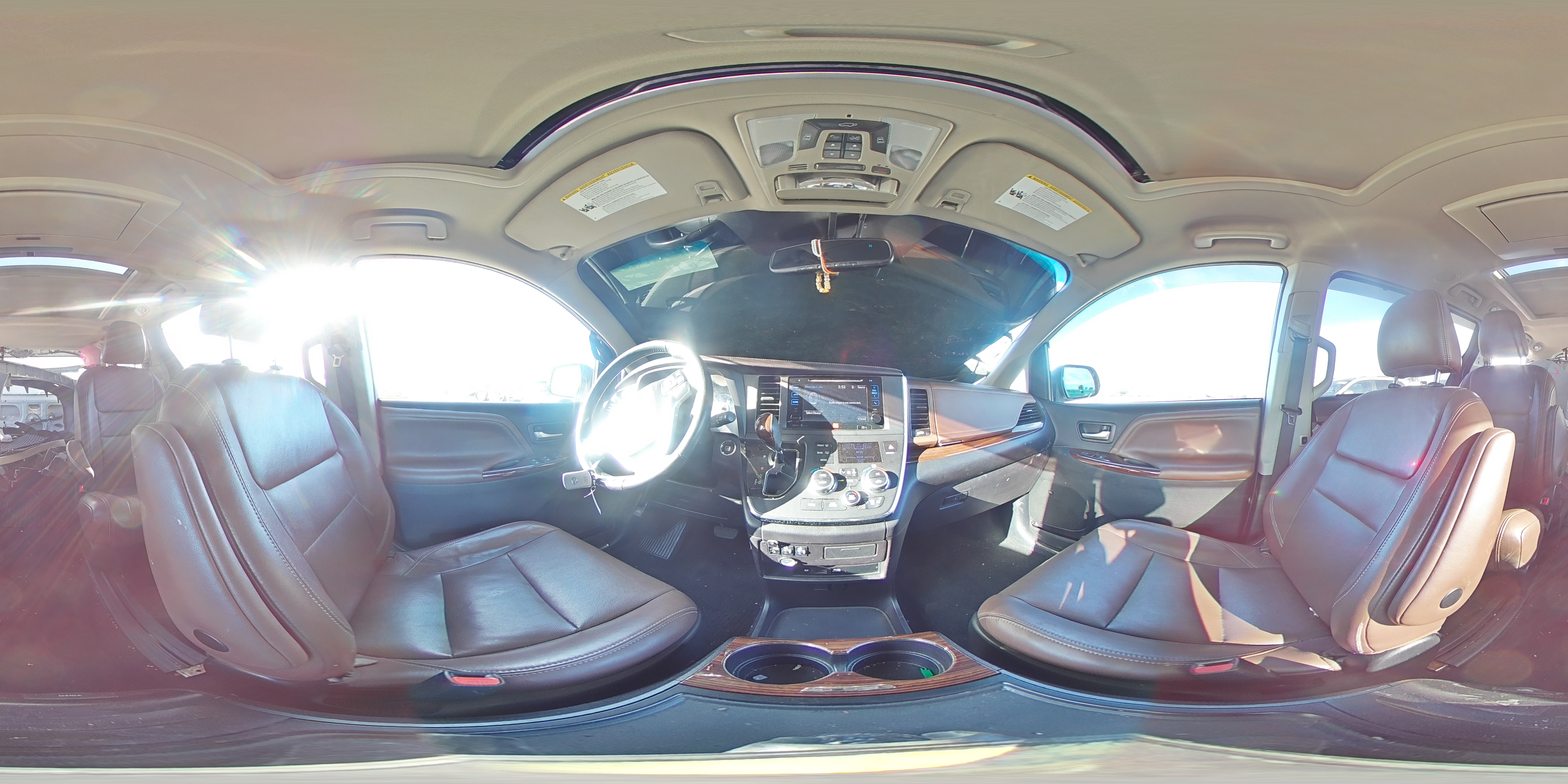 2015 Toyota Sienna - Image 12