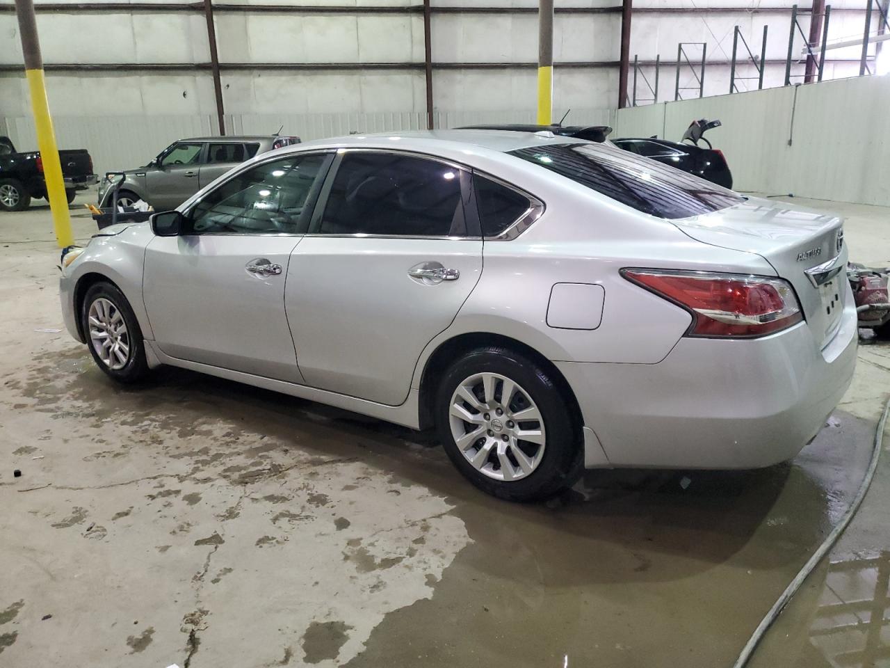 2015 Nissan Altima - Image 2
