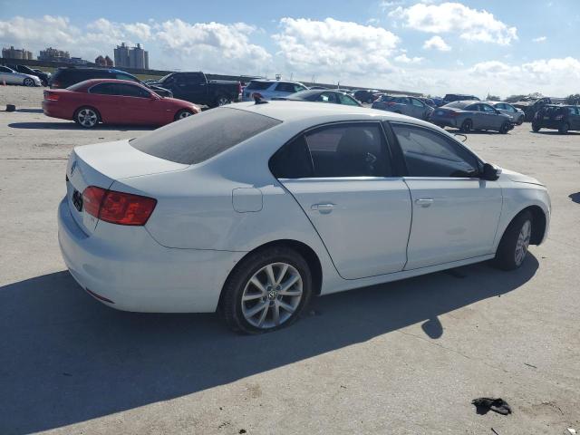 Sedans VOLKSWAGEN JETTA 2014 Biały
