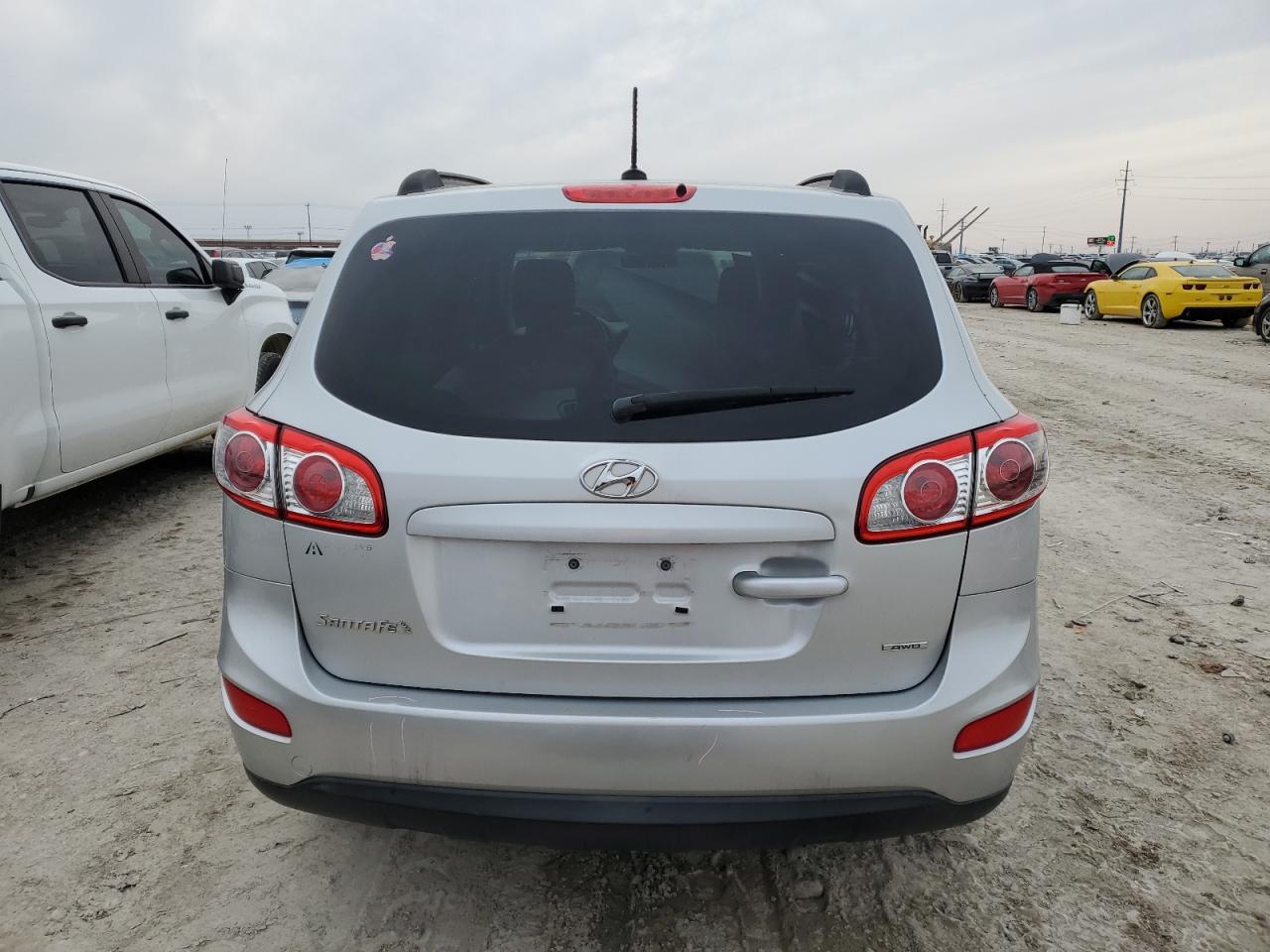 2012 Hyundai Santa Fe - Image 6