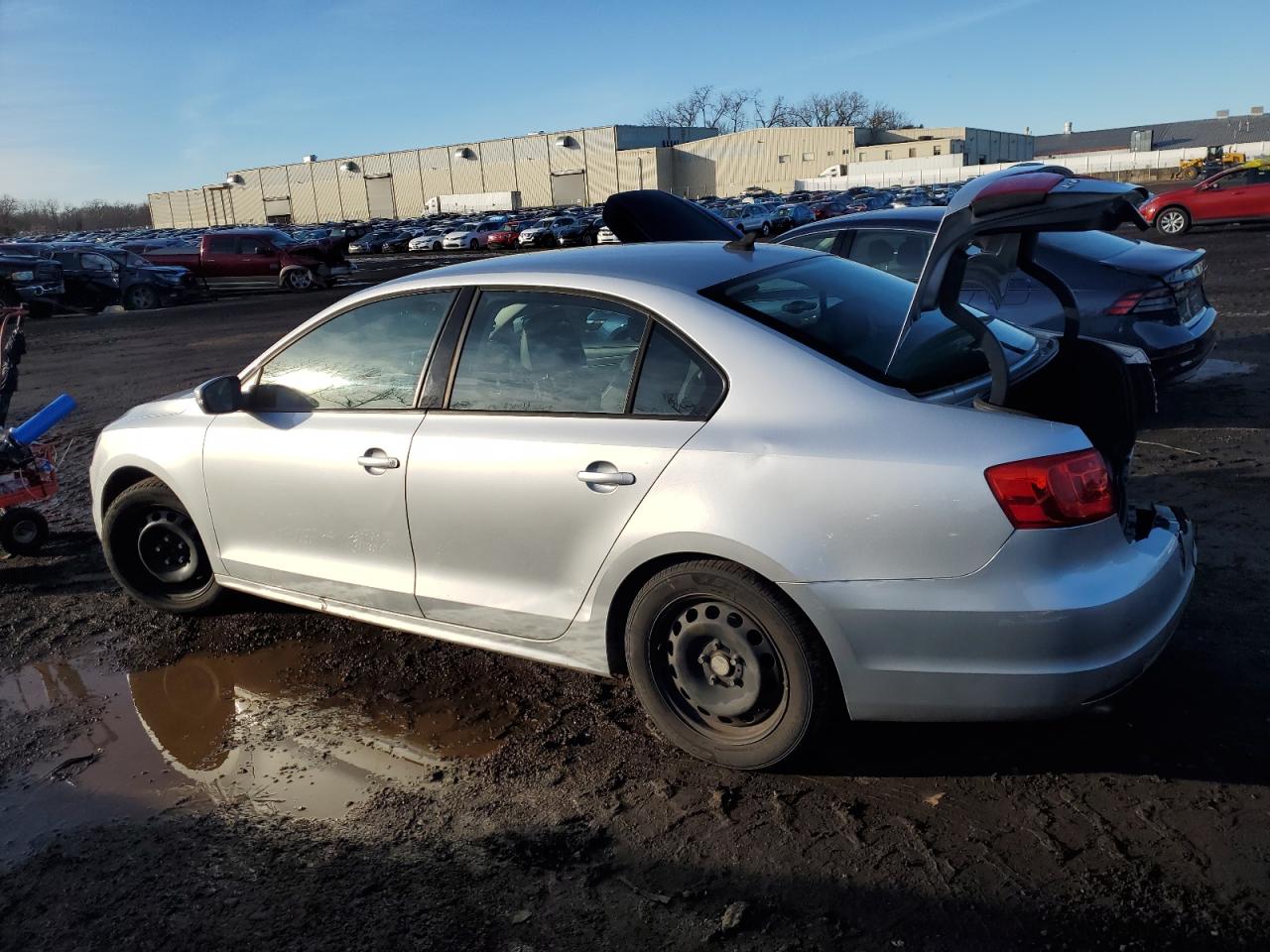 2014 Volkswagen Jetta - Image 2