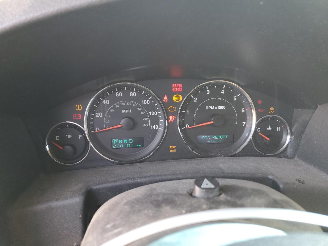 2006 Jeep Commander - Image 9