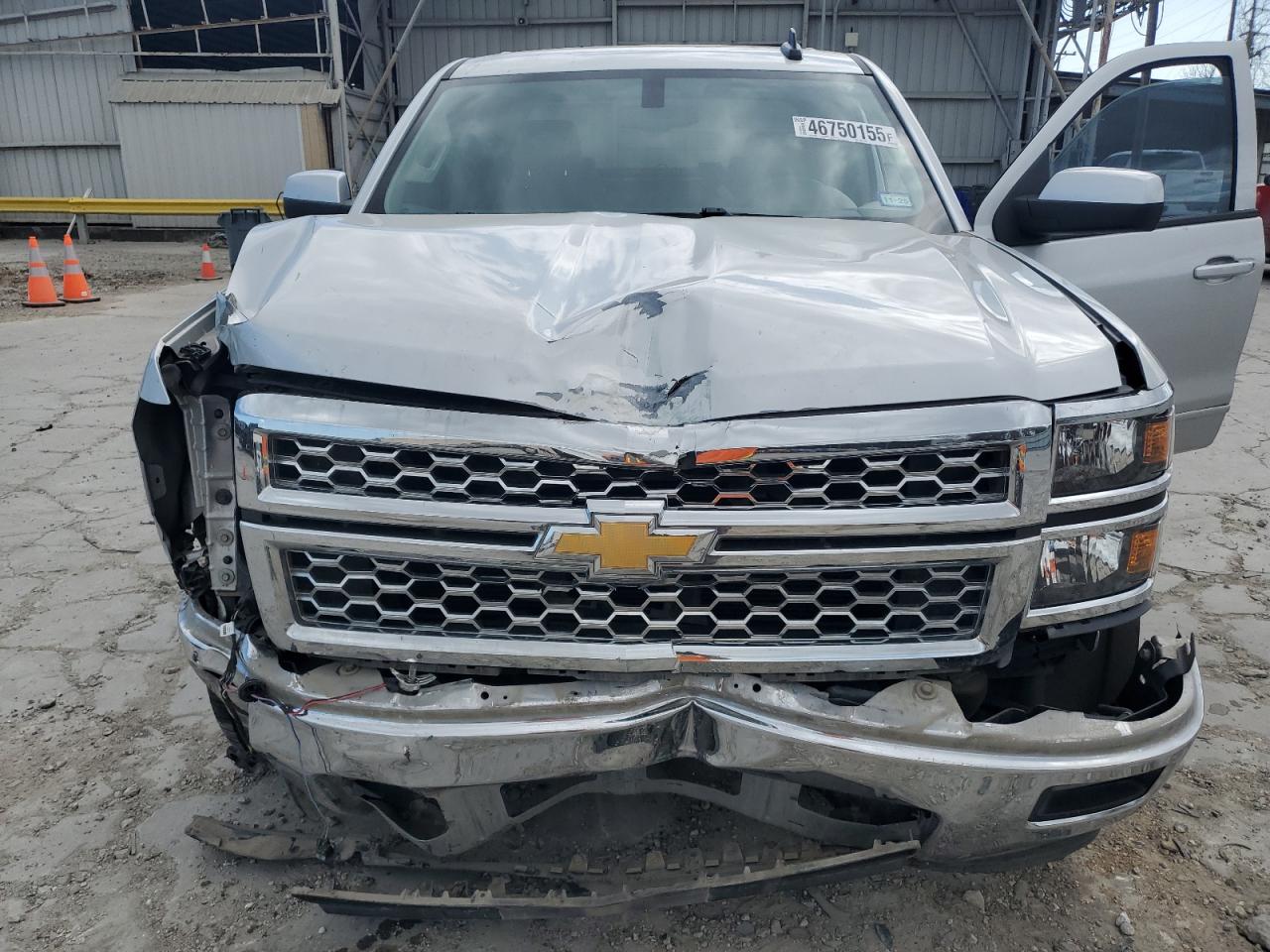 2015 Chevrolet Silverado - Image 12