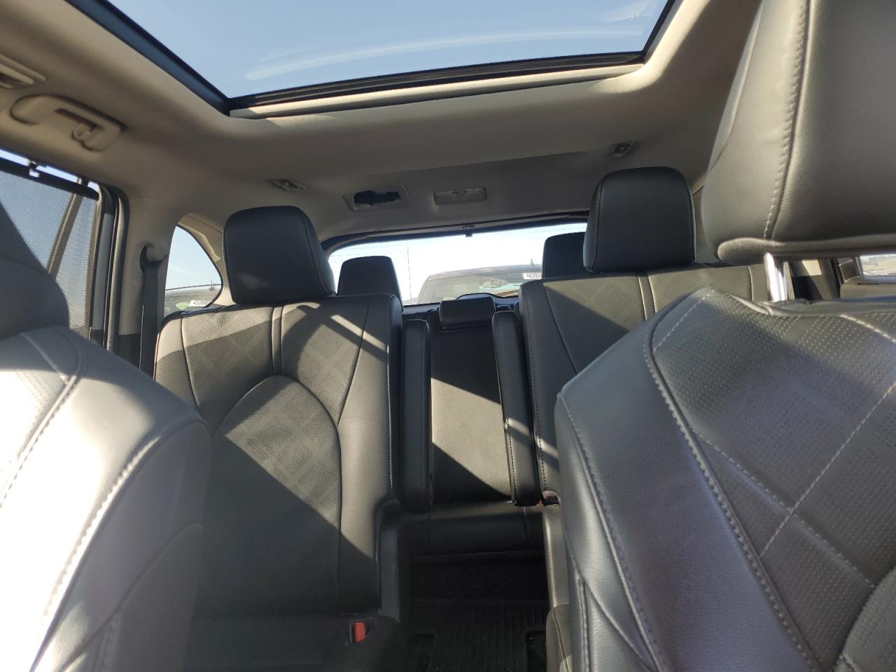 2020 Toyota Highlander - Image 10
