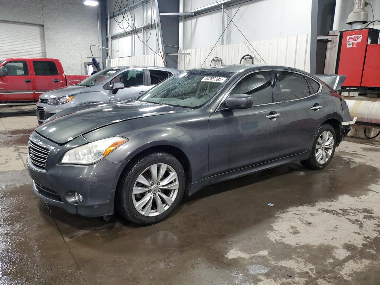 2011 Infiniti M - Image 1