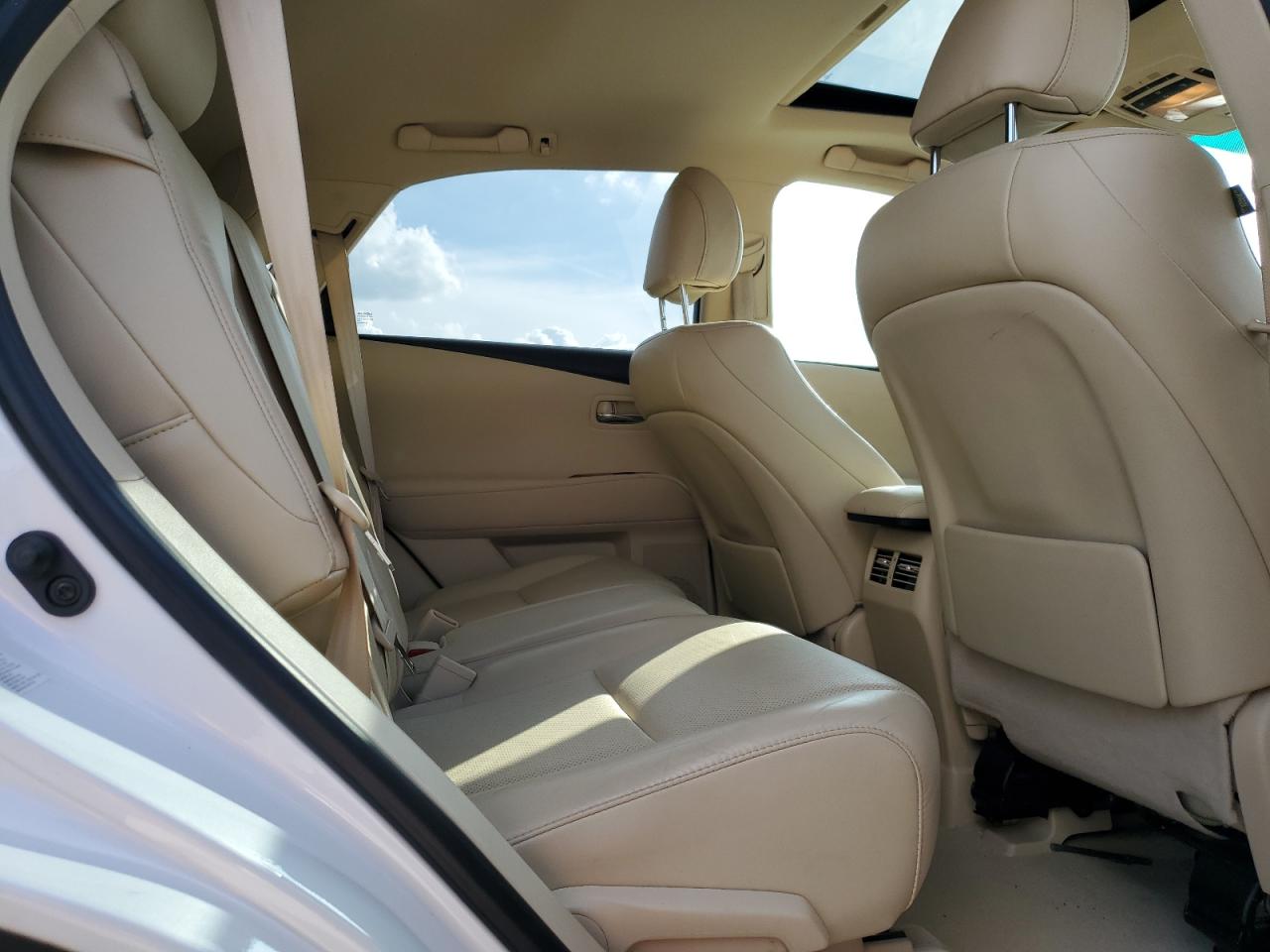 2012 Lexus RX - Image 12