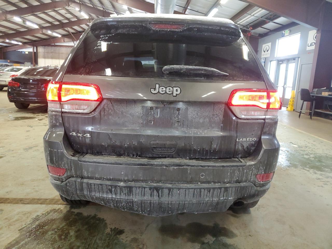 2017 Jeep Grand Cherokee - Image 6