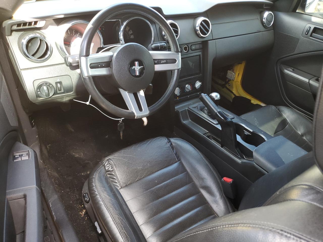 2005 Ford Mustang - Image 8
