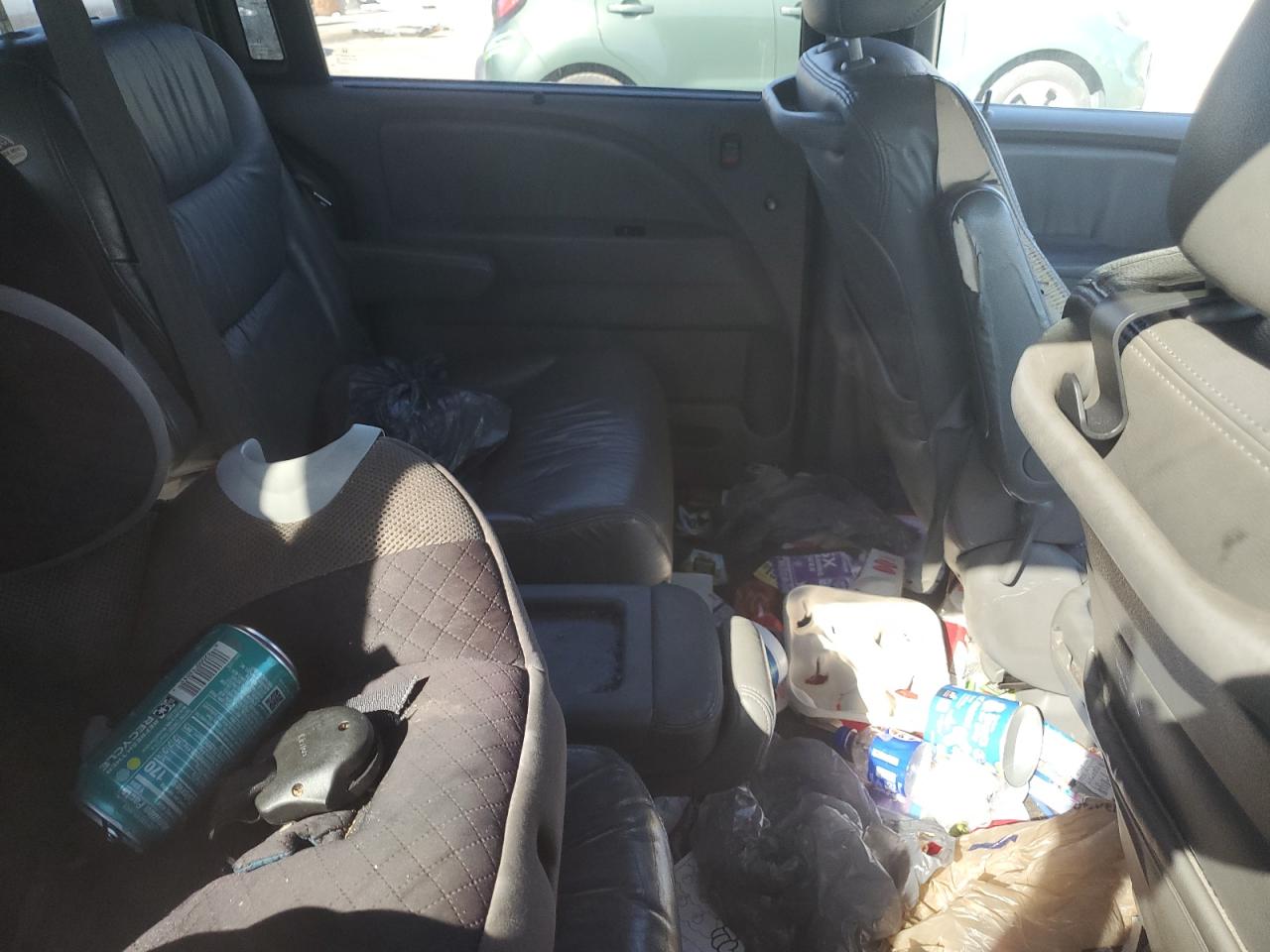 2010 Honda Odyssey - Image 11
