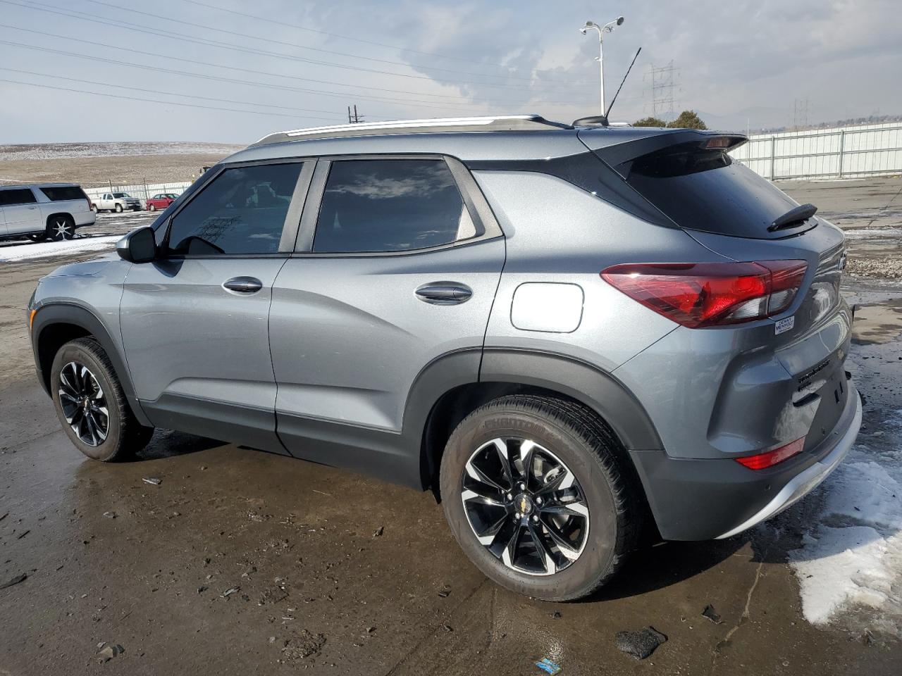 2021 Chevrolet TrailBlazer - Image 2