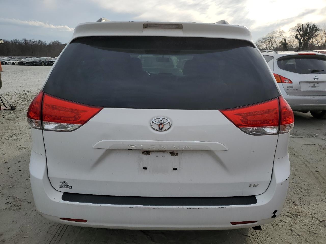 2013 Toyota Sienna - Image 6