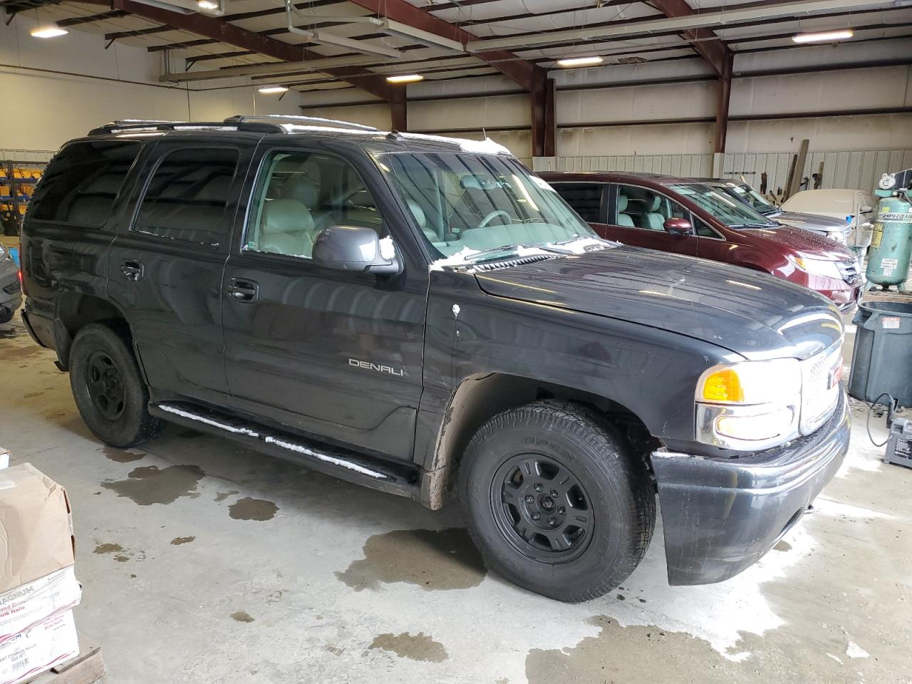 2003 GMC Yukon - Image 4