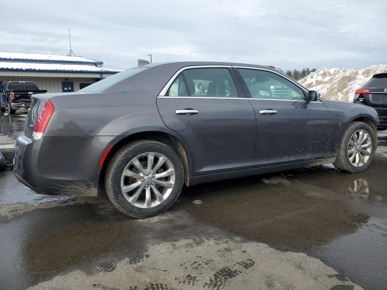 2018 Chrysler 300 - Image 3