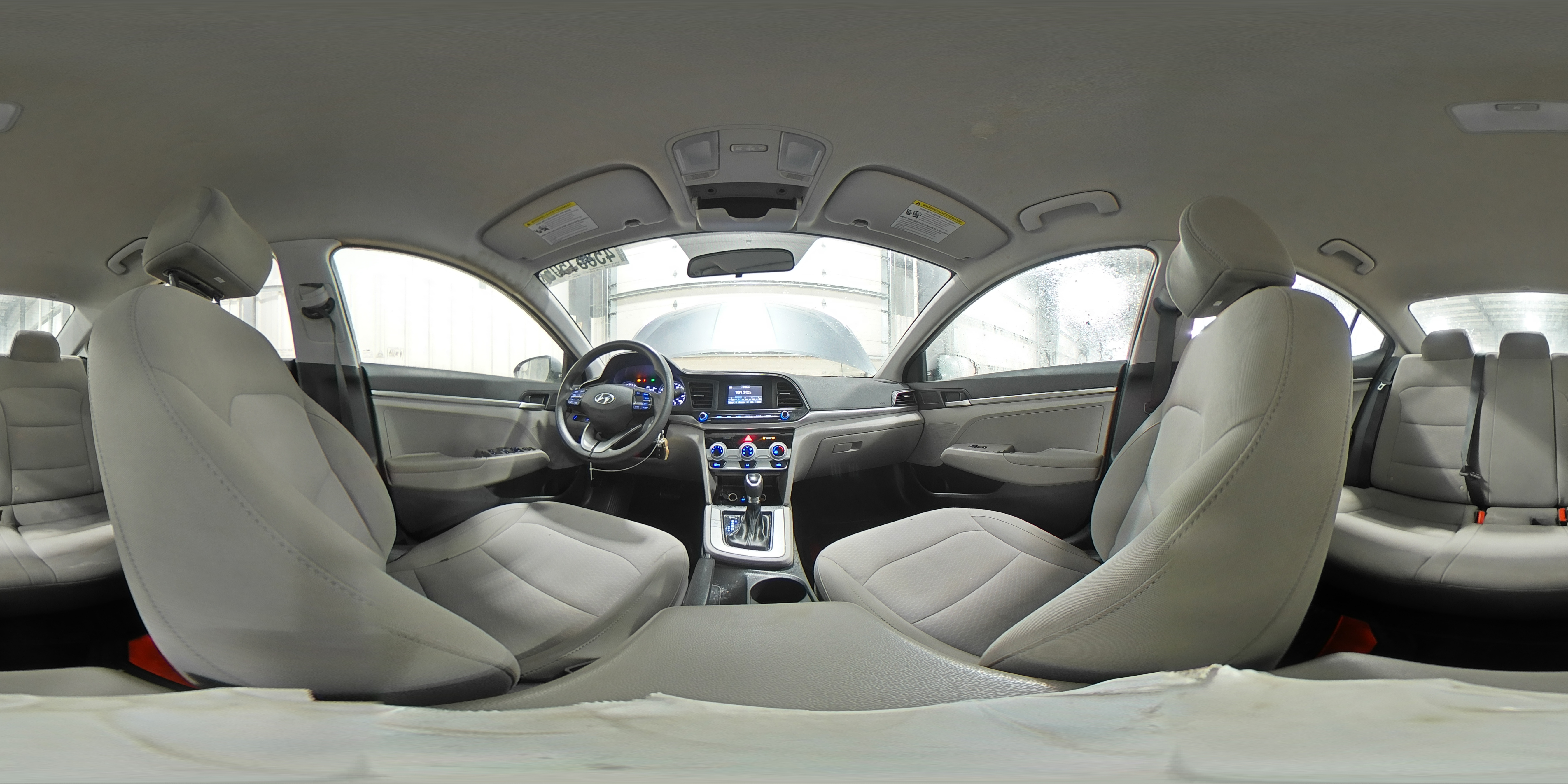 2019 Hyundai Elantra - Image 15