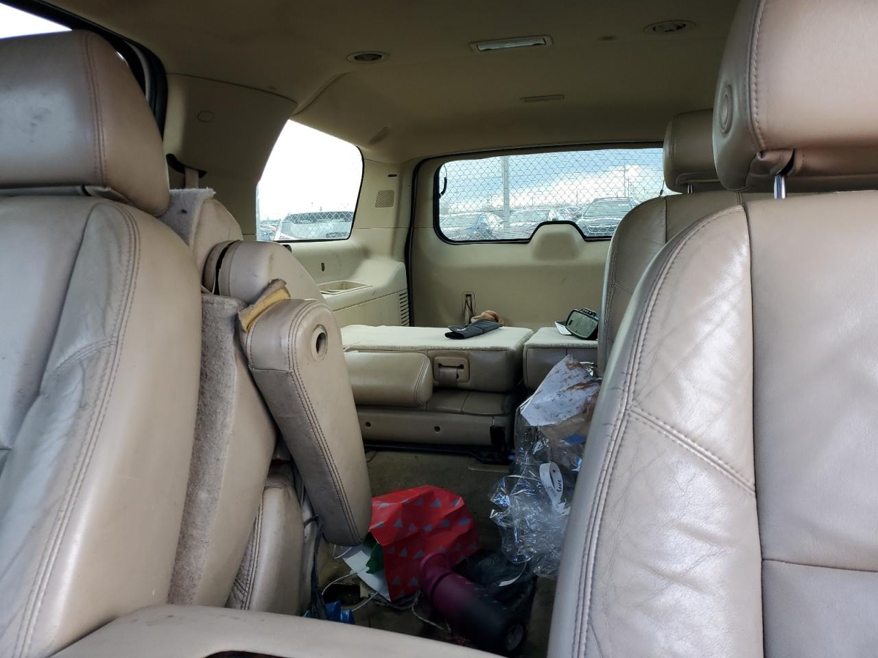 2007 GMC Yukon - Image 10