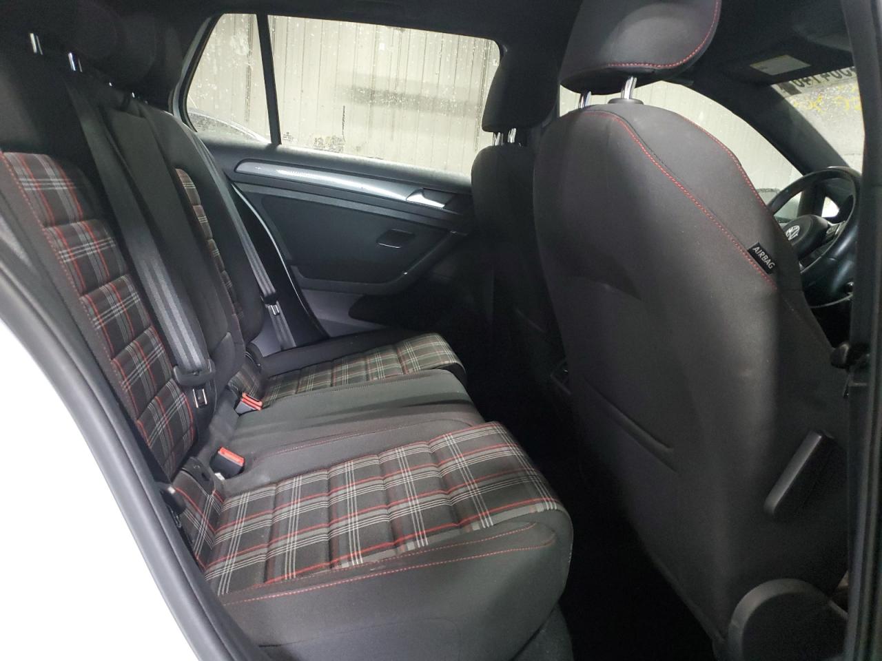 2019 Volkswagen GTI - Image 11