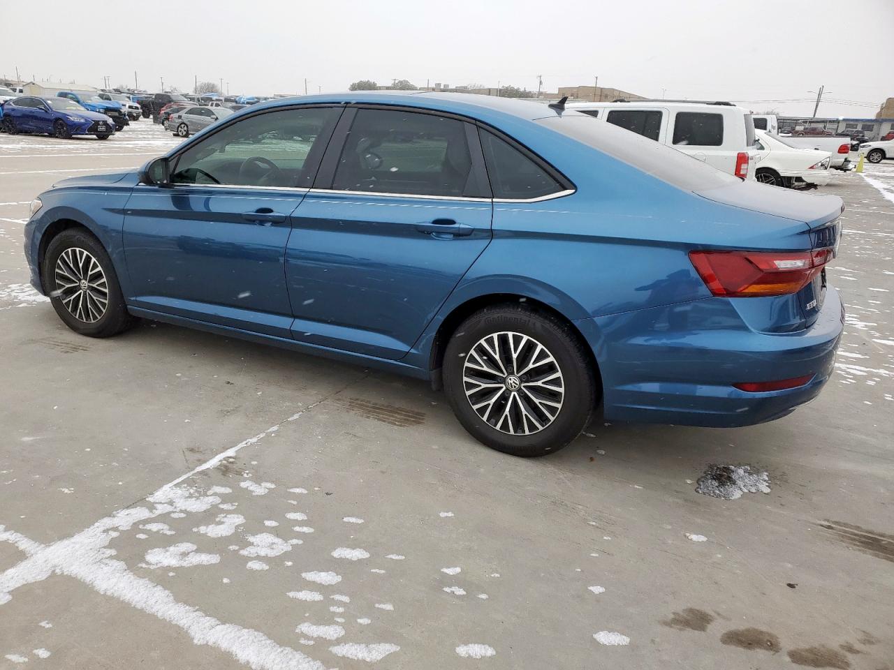 2019 Volkswagen Jetta - Image 2
