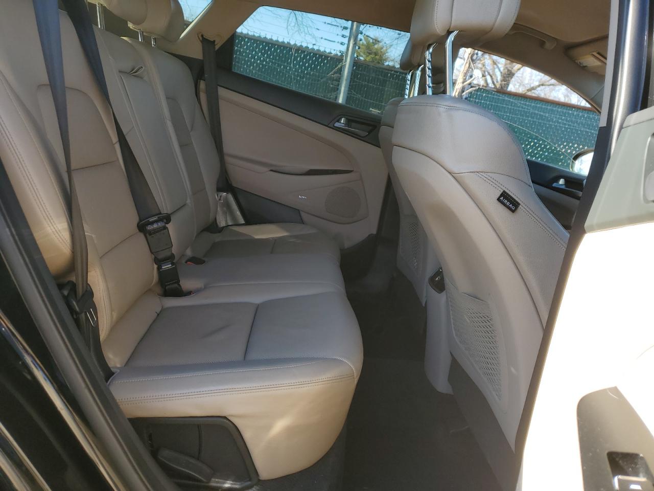 2017 Hyundai Tucson - Image 12