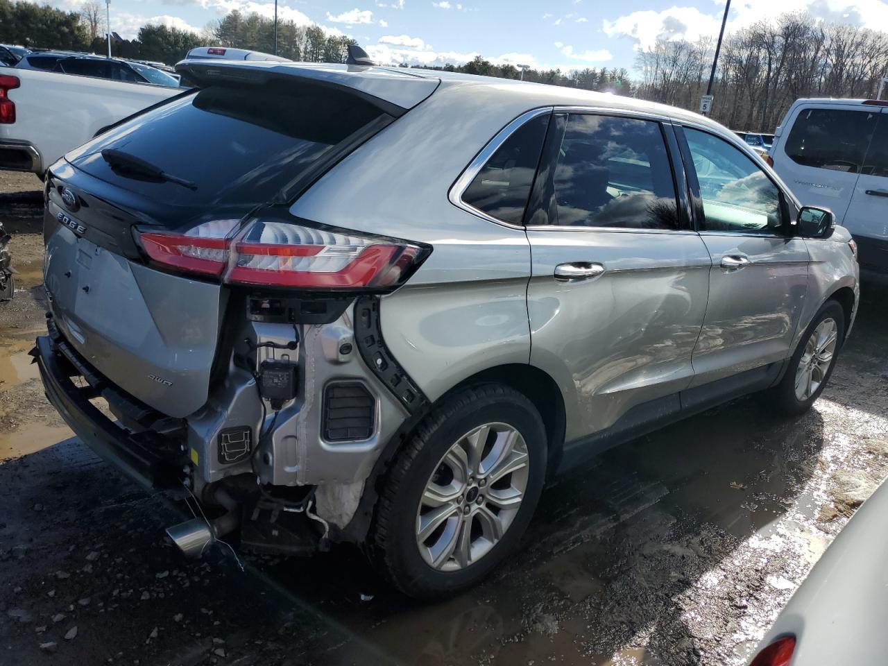 2023 Ford Edge - Image 3