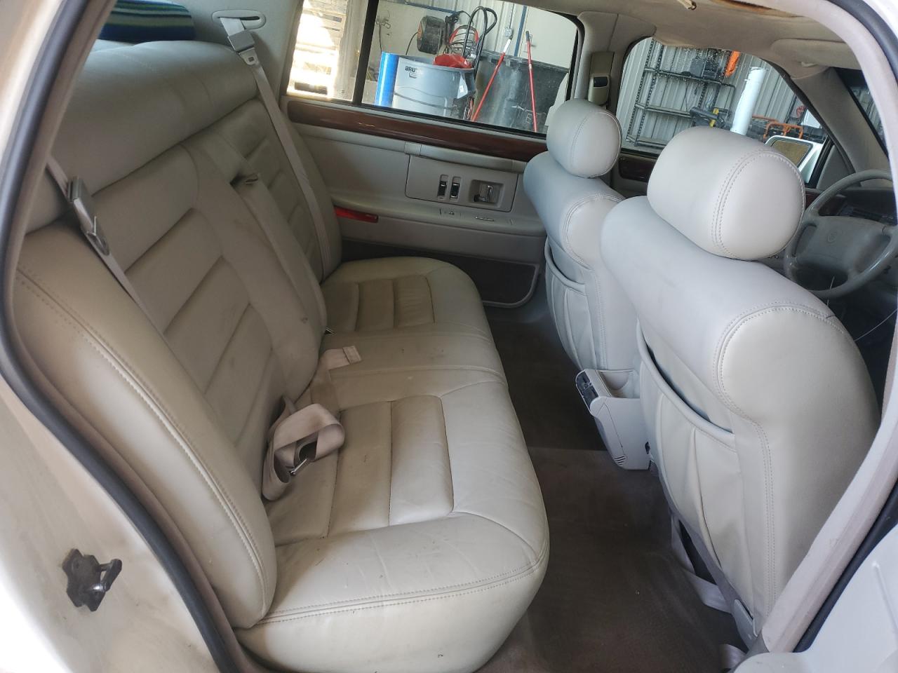 1996 Cadillac De Ville - Image 10