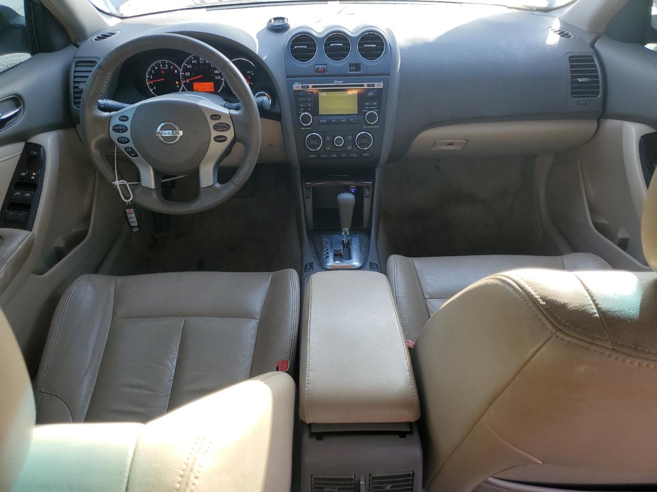 2010 Nissan Altima - Image 8