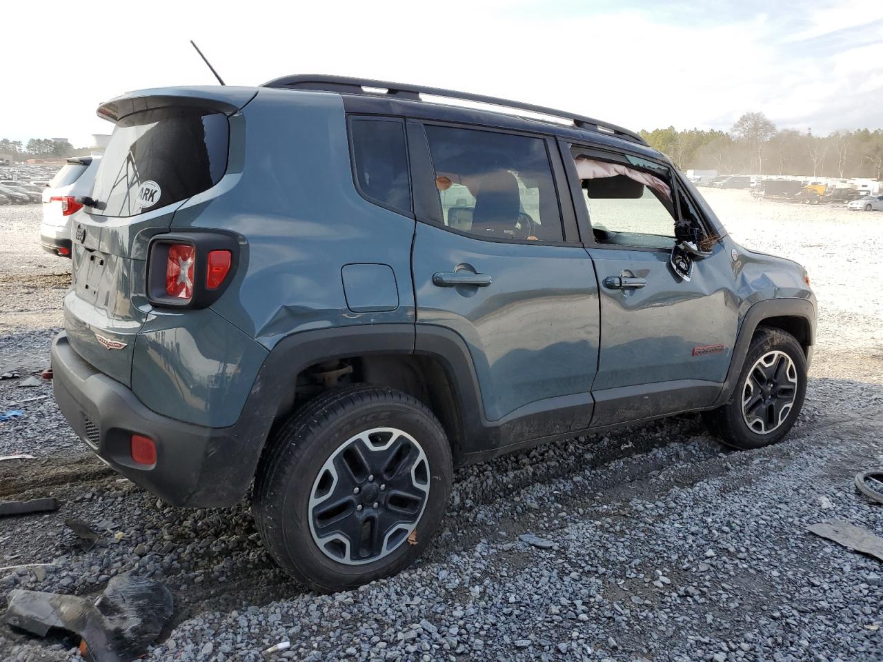 2016 Jeep Renegade - Image 3