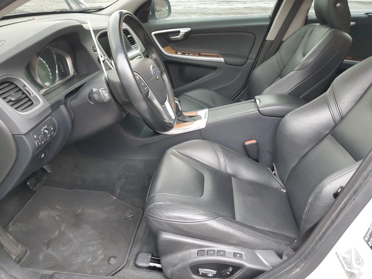 2016 Volvo S60 - Image 7