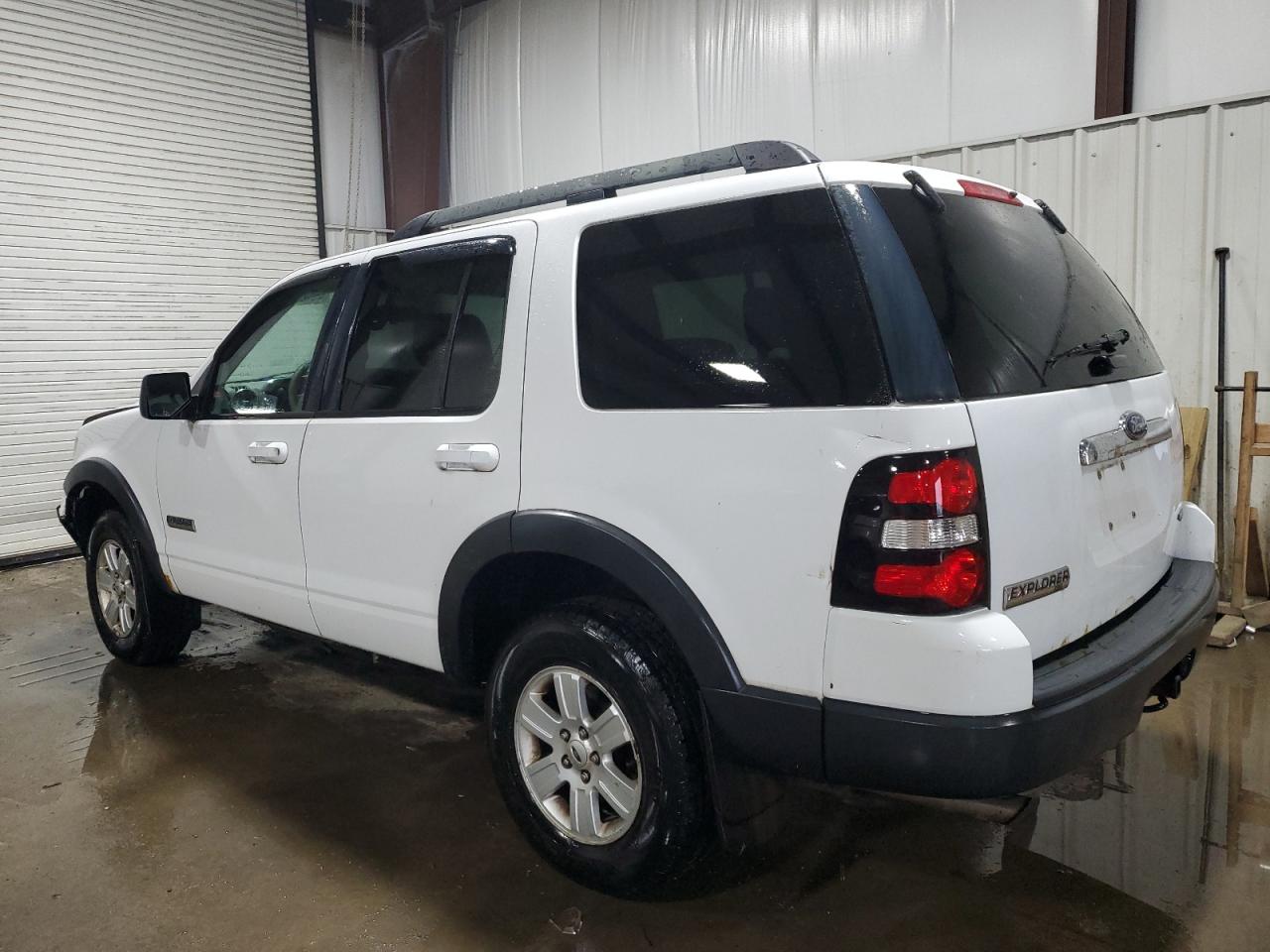 2007 Ford Explorer - Image 2